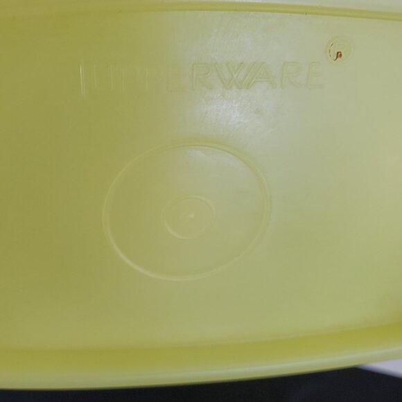 Vintage 1980s Tupperware Set of 3 Yellow Food Storage Containers #1243-4 w/Lid - Picture 4 of 7